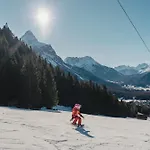 Gipfelblick- Tiroler Zugspitze Arena In 比伯维尔