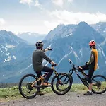 Gipfelblick- Tiroler Zugspitze Arena In 比伯维尔