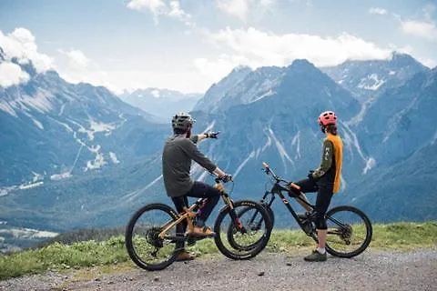 Gipfelblick- Tiroler Zugspitze Arena In Biberwier