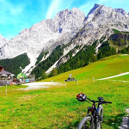 Gipfelblick- Tiroler Zugspitze Arena In *
